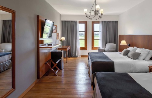 Lujan Hotel | Wyndham Garden Luján