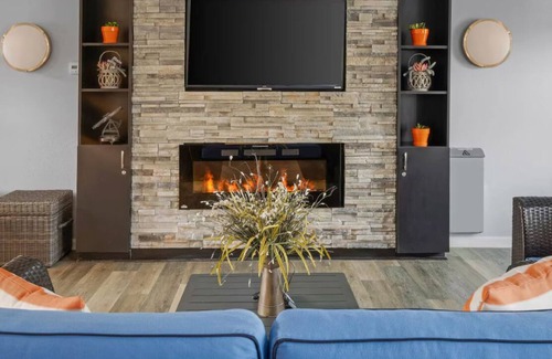 The Point Resort | Wyndham Long Wharf Newport RI 2 bedroom deluxe unit.