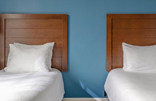 The Point Resort | Wyndham Long Wharf Newport RI 2 bedroom deluxe unit.