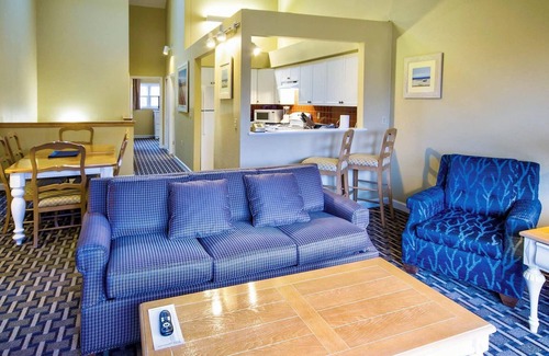 Jamestown Condo | Wyndham Newport Overlook | Three 2BR/2BA Suites