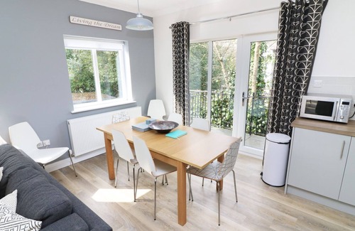 Windermere House | WYSTERIA COTTAGE, family friendly, with open fire in Windermere