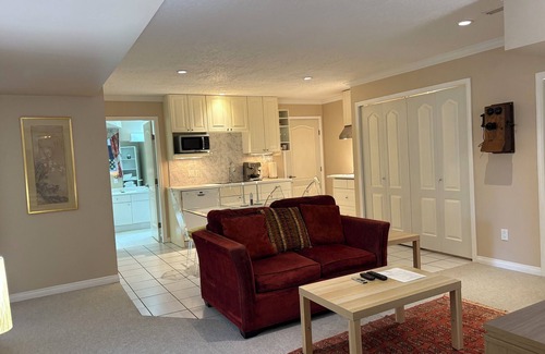 Cobble Hill House | Xanadu 1 Suite - 2 bedroom Luxury on 11 private acres