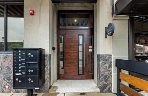 Effingham Apartment | XCHNG Downtown Loft Living