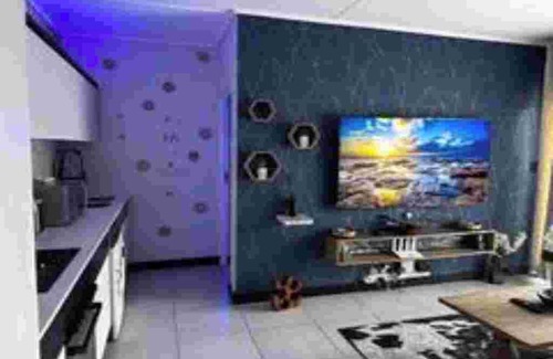 Greater Johannesburg Metropolitan Area Apartment | Xiluva "Flower" Smart Apartment