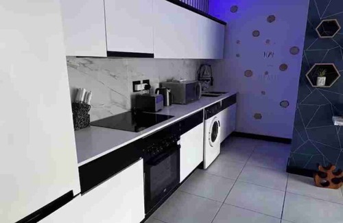 Greater Johannesburg Metropolitan Area Apartment | Xiluva "Flower" Smart Apartment