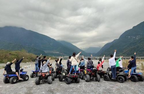 Xincheng House | Xincheng Old Street B&B