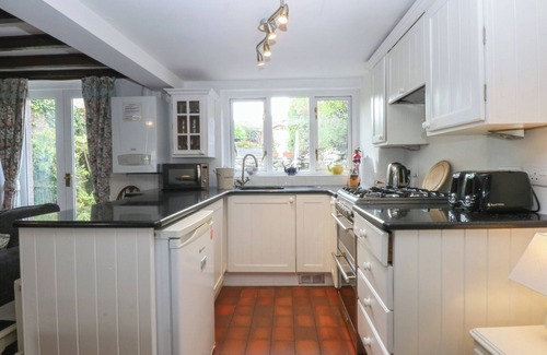 Criccieth Cottage | Y BWTHYN, pet friendly, character holiday cottage in Criccieth