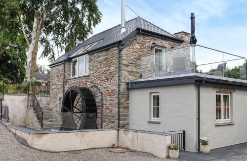 Clynderwen House | Y Felin