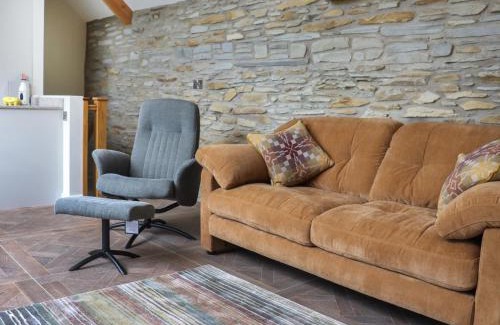 Clynderwen House | Y Felin