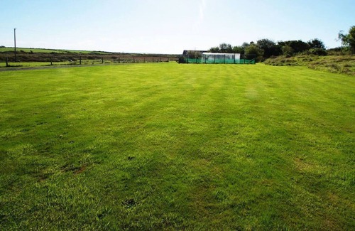 St Brides House | Y Stablau - Stables