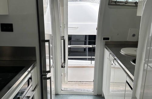 Sant Adria de Besos Boat Rental | Yacht 20metros Yate de 20 Metros en Barcelona