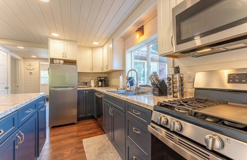 Ely Cabin | Yacht Club cabin on Burntside, with sauna