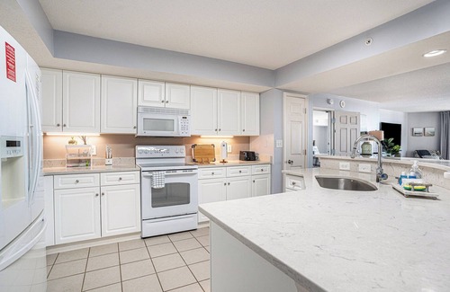 North Myrtle Beach Villa | Yacht Club Villas #2-902 Beautifully Decorated & Updated With Water Views!