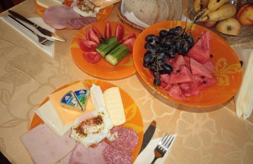 Negushevo House | Yan BibiYan Guest House