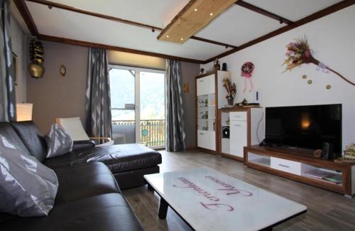 Untertweng House | Yannsa