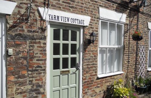 Yarm House | Yarm View Cottages