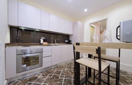 Quartiere XVII Trieste Apartment | YCH-Elegante appartamento vicino Villa Ada