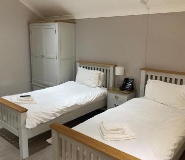 Bulphan Hotel | Ye Olde Plough House