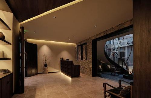 Gucheng Hotel | year after year