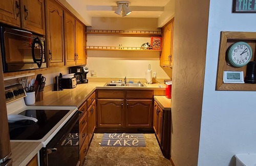 Shawano House | Year round Lake front home, Close to County Park, Golfing, Casino,