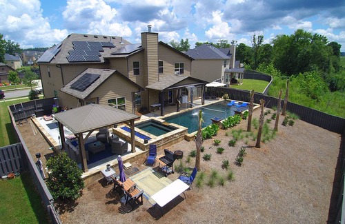 North Augusta House | Year round rental 4 miles from the Augusta National pool Hot tub Gym tanning bed