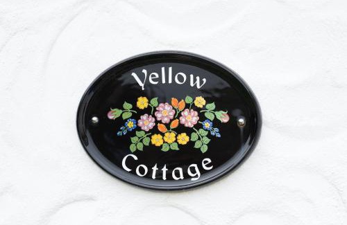 Lisdoonvarna House | Yellow Cottage, Doolin