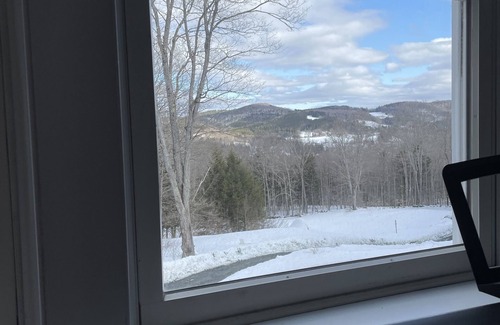 West Woodstock House | Yellow House on the Hill, 21 Acres, Views, Woodstock Getaway, Dog-friendly