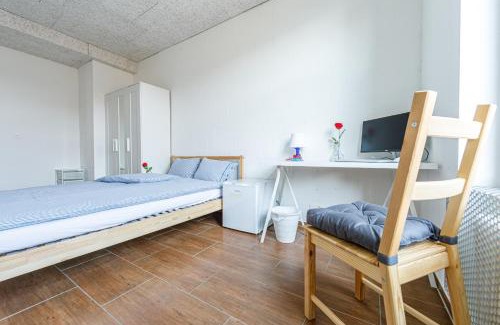 St. Gallen House | YELLOW INN - SIMPLE ROOMS - OLMA Messen & Autobahn 1 Min, HSG 6 Min, Spital 7min, günstige Parkplätze