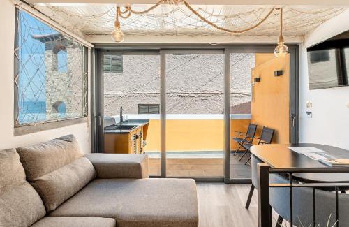 Prazeres House | Yellow Wave