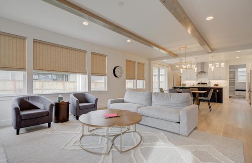 Bozeman House | Yellowstone Country Outdoor Adventures, Sleeps 6