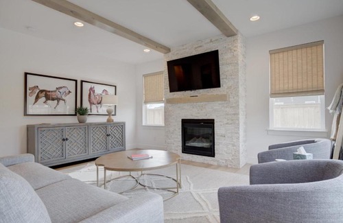 Bozeman House | Yellowstone Country Outdoor Adventures, Sleeps 6