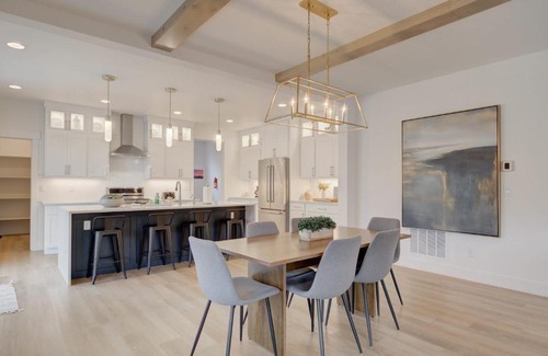 Bozeman House | Yellowstone Country Outdoor Adventures, Sleeps 6