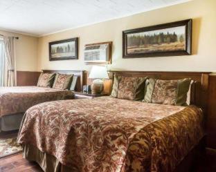 Livingston Cabin | Yellowstone Valley Lodge, an Ascend Collection Hotel