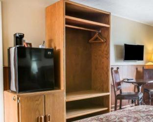 Livingston Cabin | Yellowstone Valley Lodge, an Ascend Collection Hotel