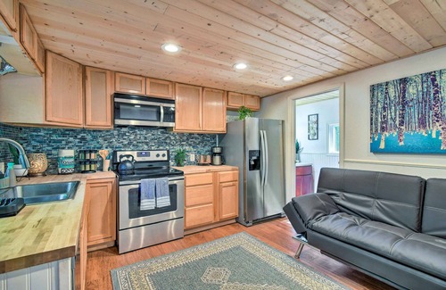 McKenna Cabin | Yelm House Overlooking the Nisqually River!