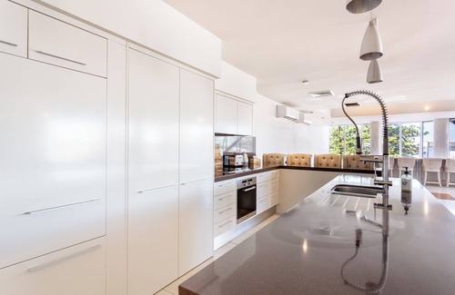 Yeppoon Apartment | Yeppoon's Best Kept Secret, the unit that just keeps on giving.
