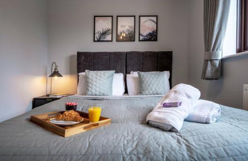 Rowley Regis House | Yew Tree House Contractor/Family home Free Netflix Fast WiFi near Dudley/Birmingham
