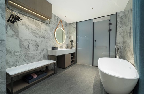 Shangfangcun Hotel | Yizhi Hotel - Shamian Pearl River Night Cruise Huangsha Metro Station-free laundry free gym room included Breakfast free coffee all day