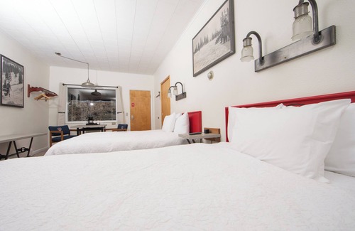 Red Lodge Hotel | Yodeler Motel