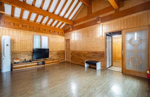 Yongin House | Yongin Yejik Hanok Pension