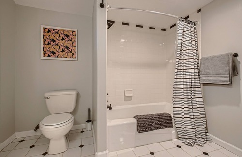 Congress Park Apartment | York by Modern Midstay / 3 Blocks to Cheesman #NYB