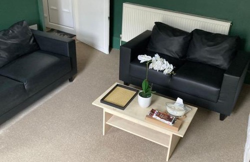 Huddersfield Apartment | Yorkshire Green house