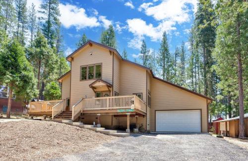 North Wawona House | Yosemite Base Camp- Updated cabin INSIDE Yosemite!