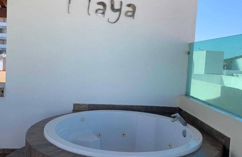 Cerritos House | YOU CAN BE IN THE POOL SWITH A BEAUTIFULSUNSET AND BEAUTIFUL FROM MAZATLAN