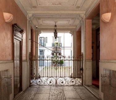 Central Station House | YOUnique Boutique Rooms