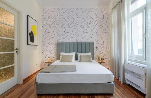 Plaka Apartment | Your 4 bdrm Dream House Acropolis View & Jacuzzi