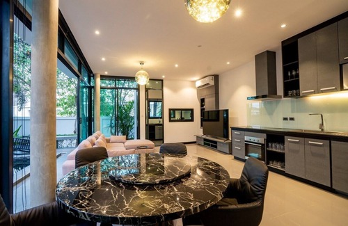 Si Sunthon Villa | Your All in One Dream Villa