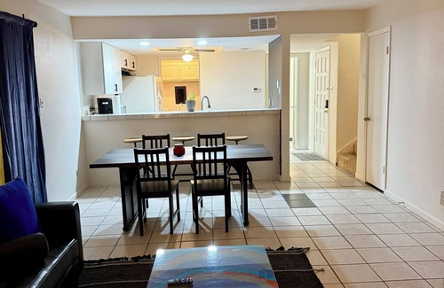 Austin House | Your Austin Escape – 15 Minutes from Zilker & Barton Springs