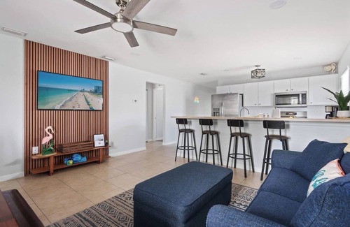 Whitney Beach Villa | Your Beach Base: 3 miles to Anna Maria, Beaches, IMG & More!