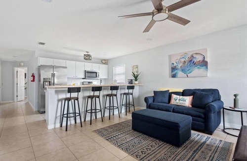 Whitney Beach Villa | Your Beach Base: 3 miles to Anna Maria, Beaches, IMG & More!
